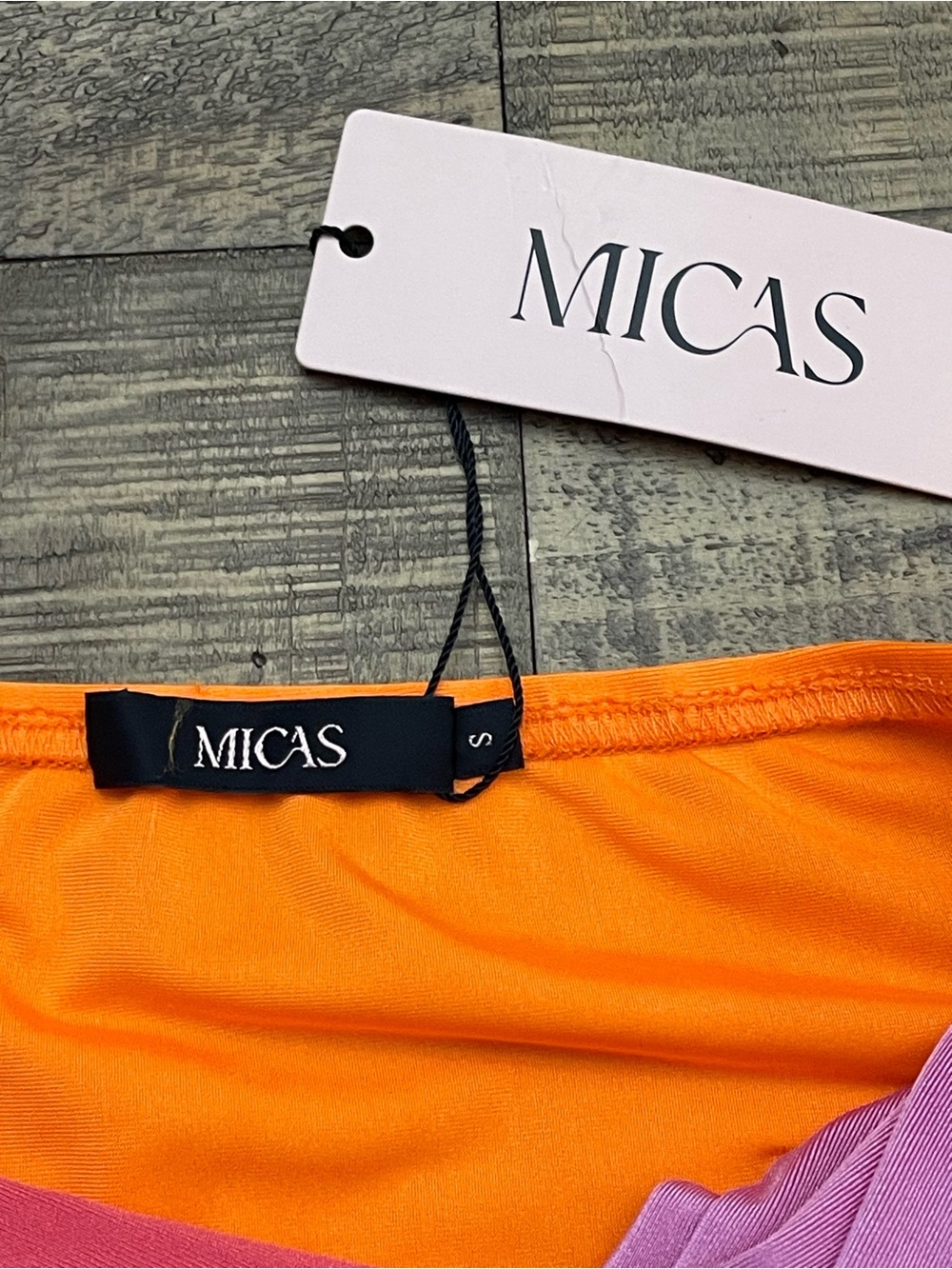 Micas Colorblock Ruched Bandeau Top - Picture 2 of 6